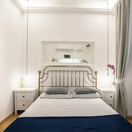 In بيت ضيافة